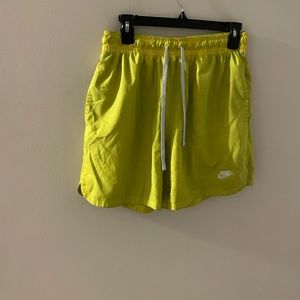 NIKE SHORTS - YELLOW
